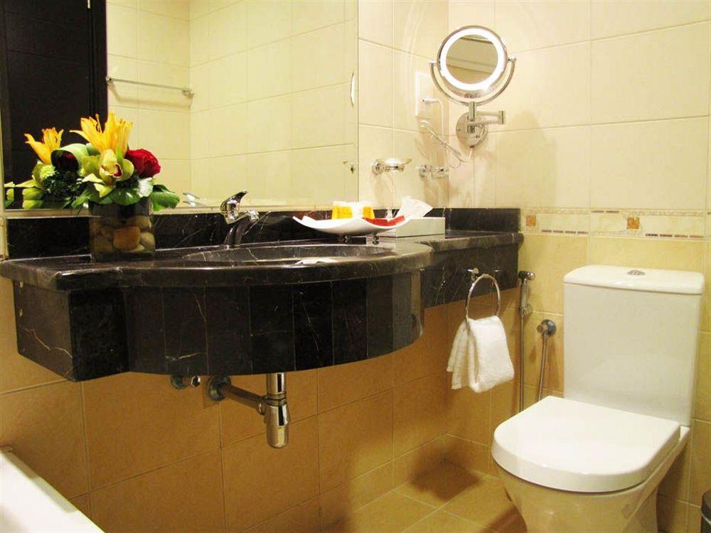 Paragon Hotel Abu Dhabi Bagian luar foto