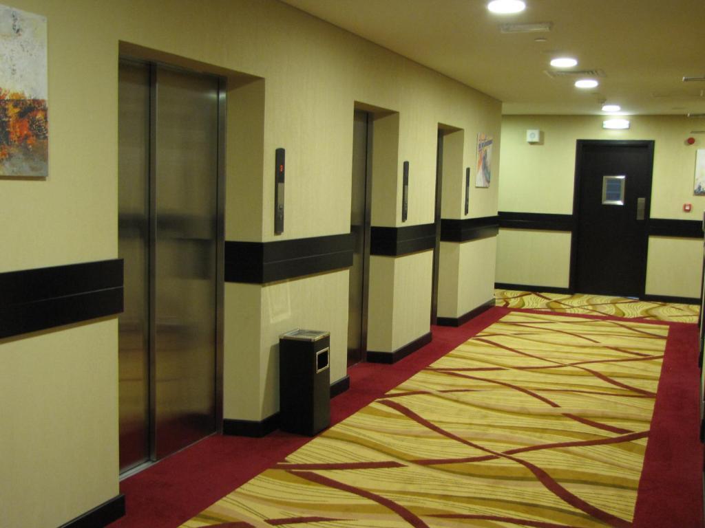 Paragon Hotel Abu Dhabi Bagian luar foto