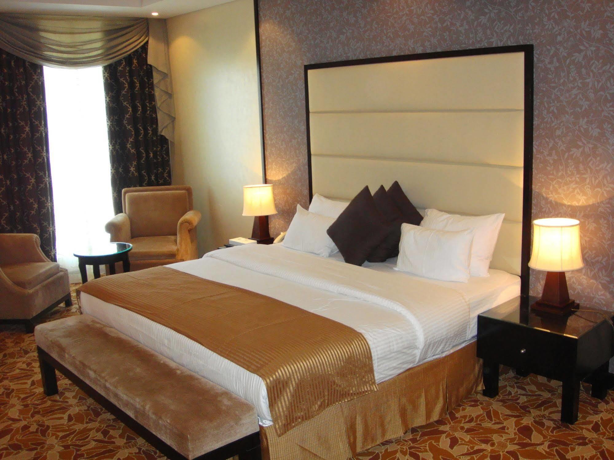 Paragon Hotel Abu Dhabi Bagian luar foto