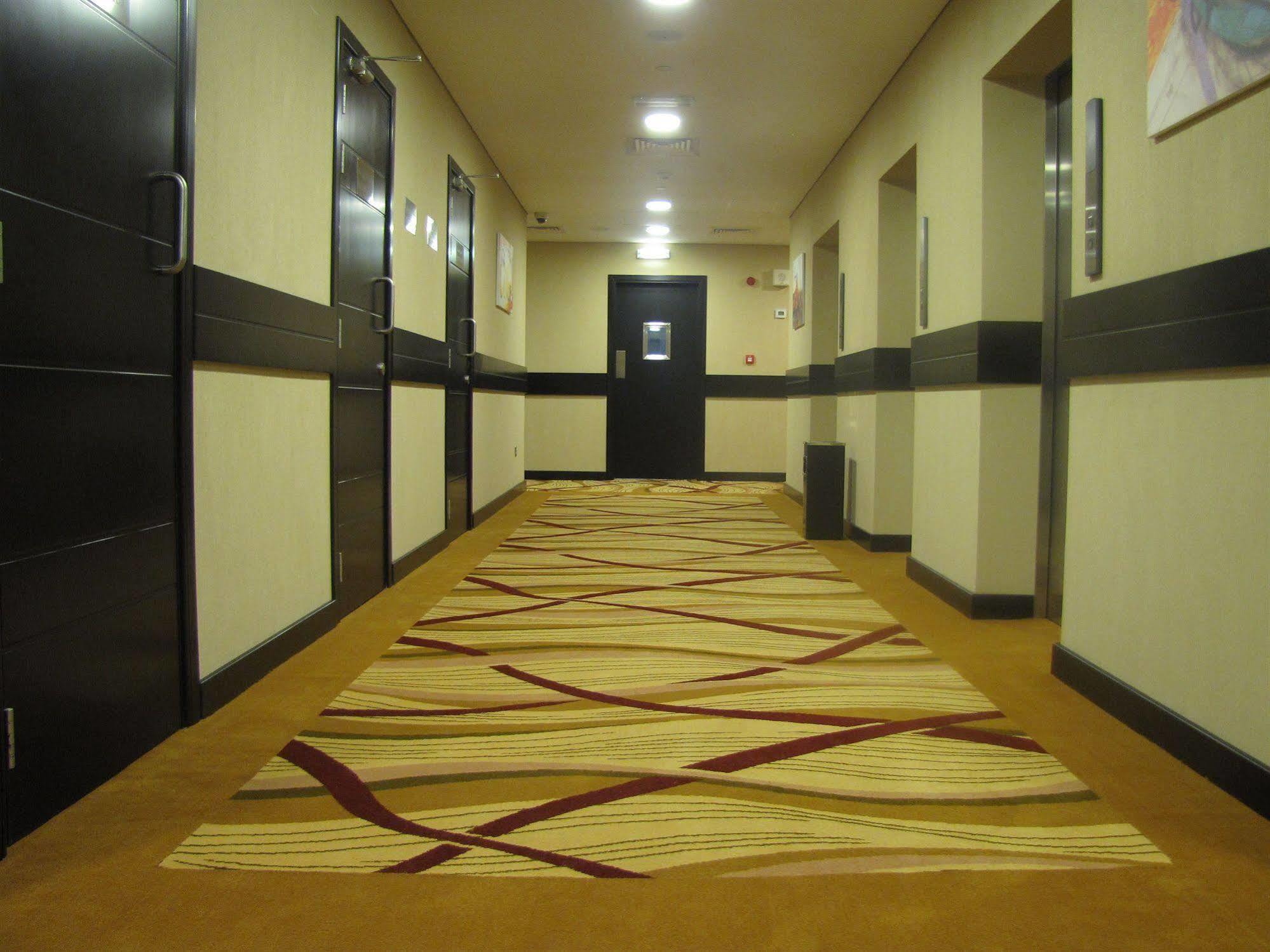 Paragon Hotel Abu Dhabi Bagian luar foto