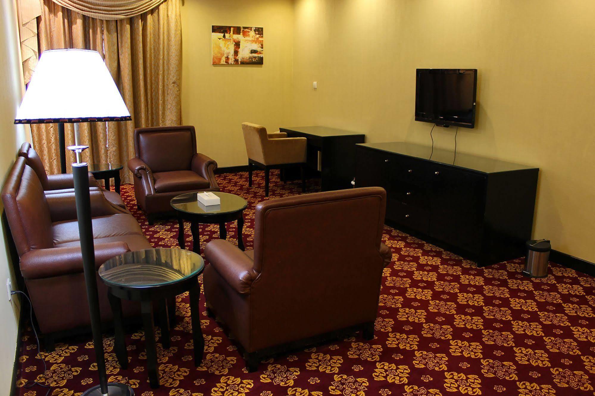 Paragon Hotel Abu Dhabi Bagian luar foto
