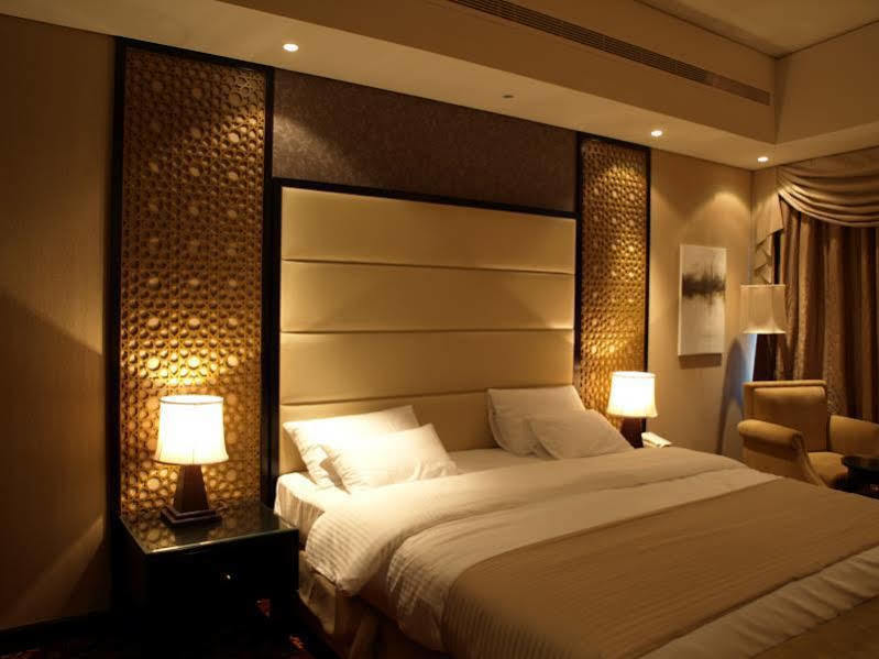 Paragon Hotel Abu Dhabi Bagian luar foto
