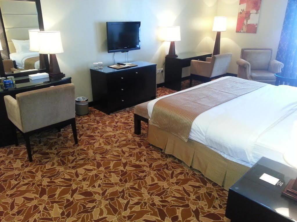 Paragon Hotel Abu Dhabi Bagian luar foto