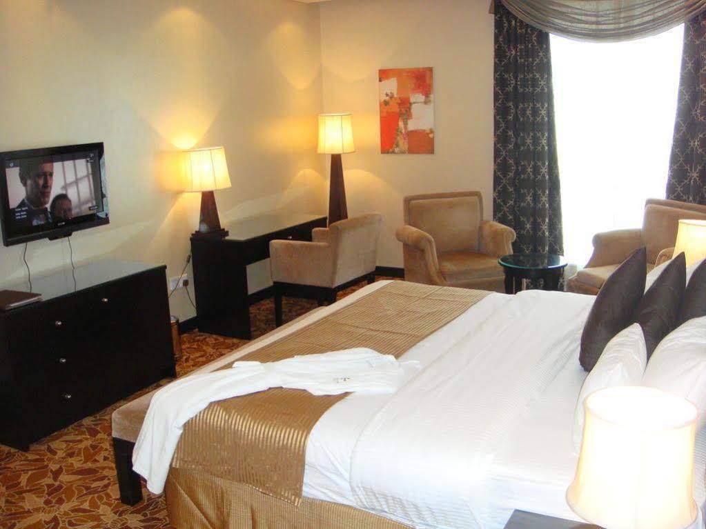 Paragon Hotel Abu Dhabi Bagian luar foto